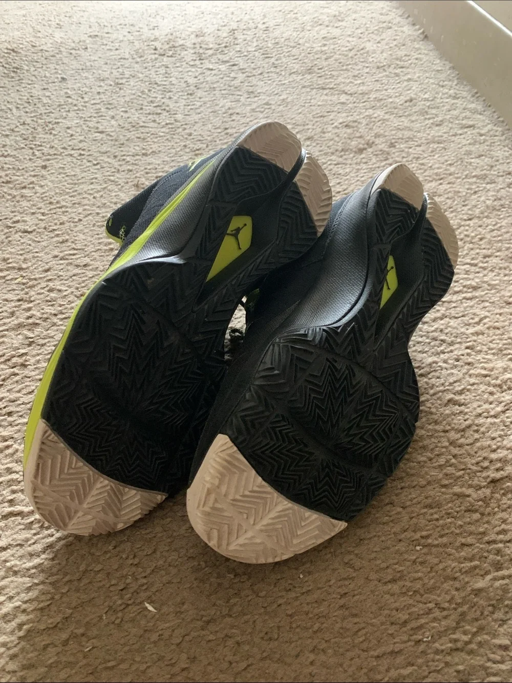 Jordan Super.Fly 2 Men’s Black and Volt High-Top Basketball Shoes